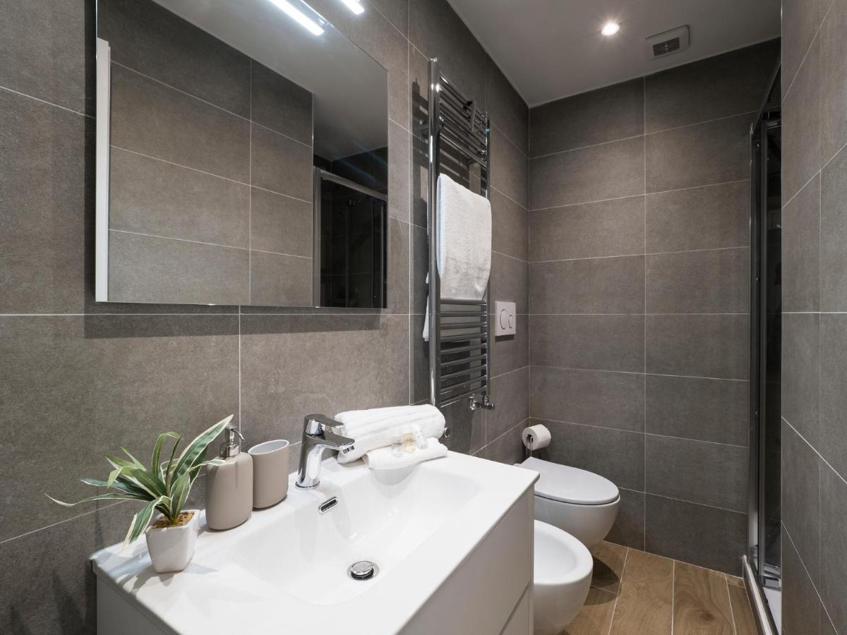 Casa Design Con A/C E Wifi_7 Minuti Ciampino Aeroportoアパートメント エクステリア 写真