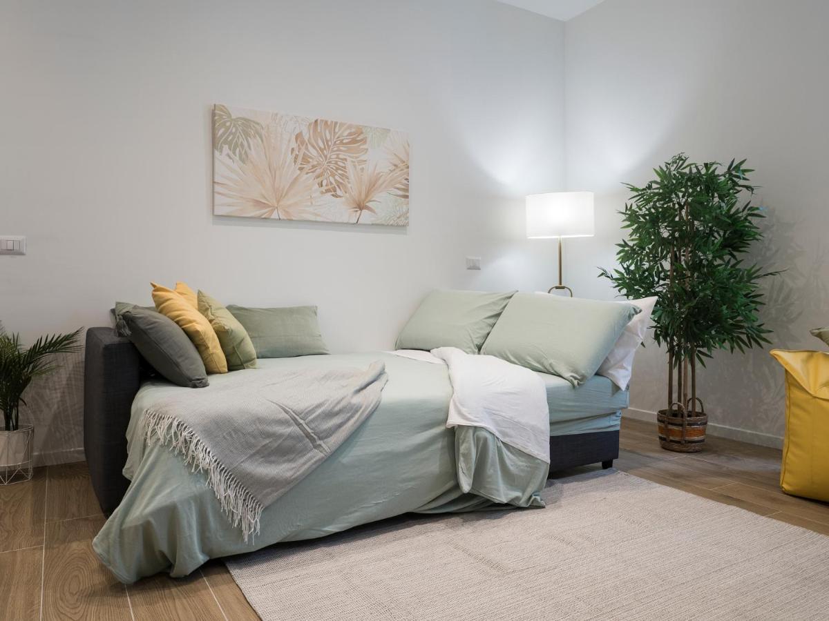 Casa Design Con A/C E Wifi_7 Minuti Ciampino Aeroportoアパートメント エクステリア 写真