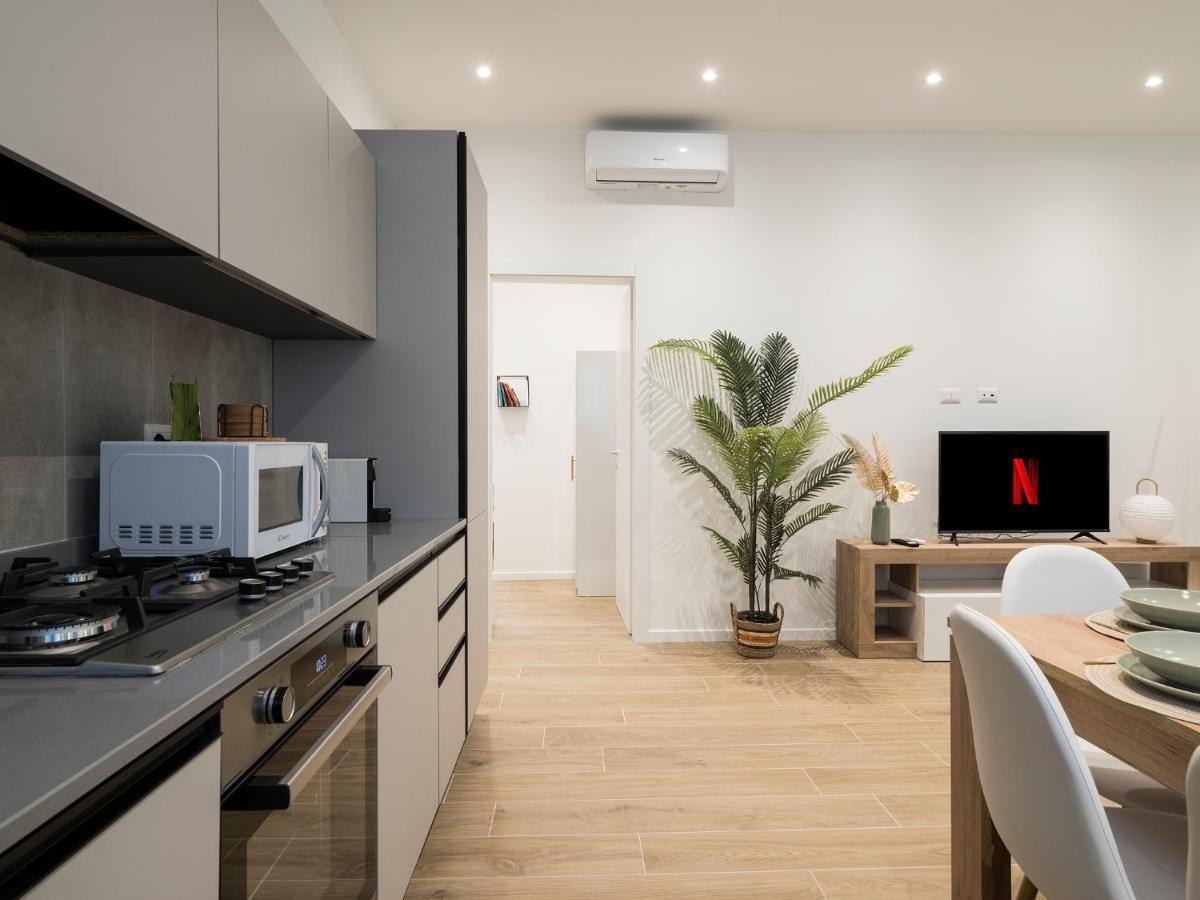 Casa Design Con A/C E Wifi_7 Minuti Ciampino Aeroportoアパートメント エクステリア 写真