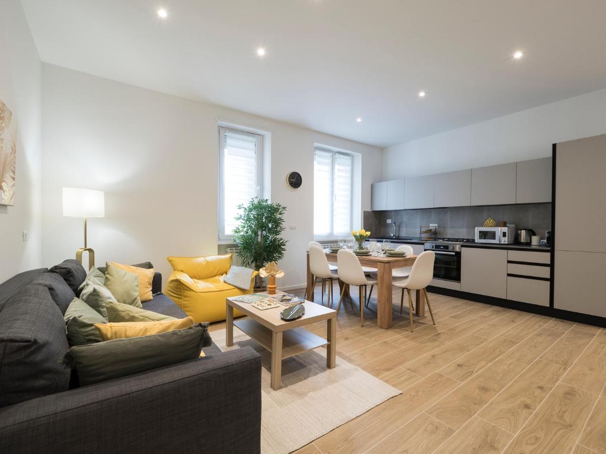 Casa Design Con A/C E Wifi_7 Minuti Ciampino Aeroportoアパートメント エクステリア 写真